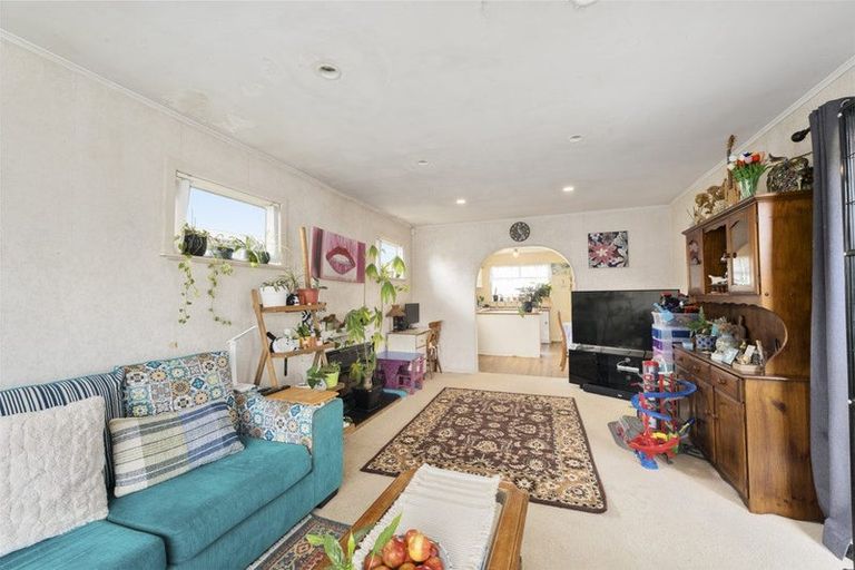 Photo of property in 58 Chorley Avenue, Massey, Auckland, 0614