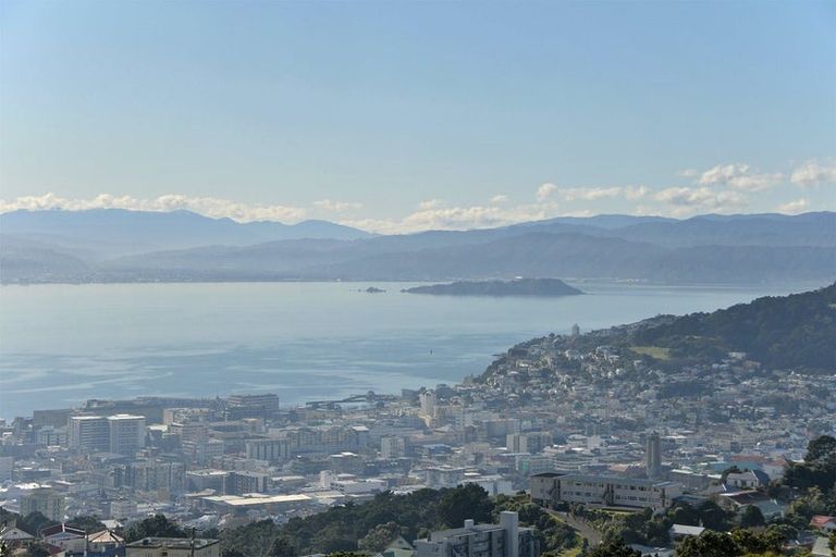 Photo of property in 84 Mitchell Street, Brooklyn, Wellington, 6021