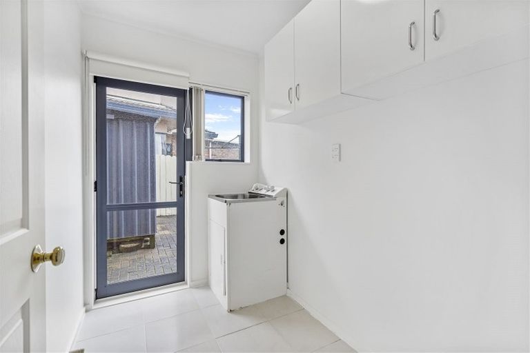 Photo of property in 1 Bougainvillaea Terrace, Goodwood Heights, Auckland, 2105