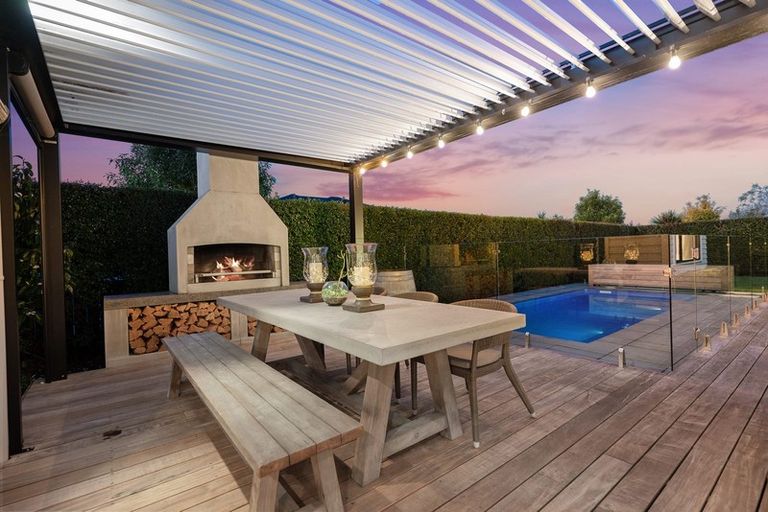 Photo of property in 33 Pohutukawa Parade, Riverhead, 0820