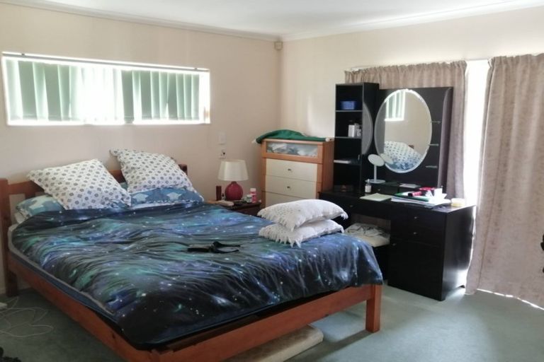 Photo of property in 12 Mellefont Close, East Tamaki Heights, Auckland, 2016