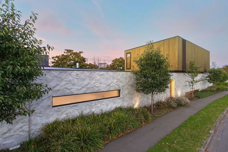 Photo of property in 66 Fendalton Road, Fendalton, Christchurch, 8014