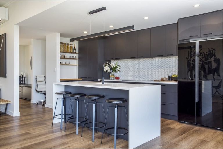 Photo of property in 8c Huka Road, Birkenhead, Auckland, 0626