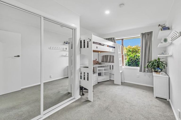 Photo of property in 413 Yaldhurst Road, Russley, Christchurch, 8042