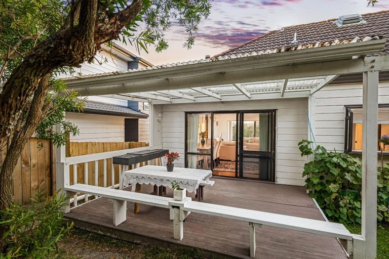 Photo of property in 88b West Harbour Drive, West Harbour, Auckland, 0618