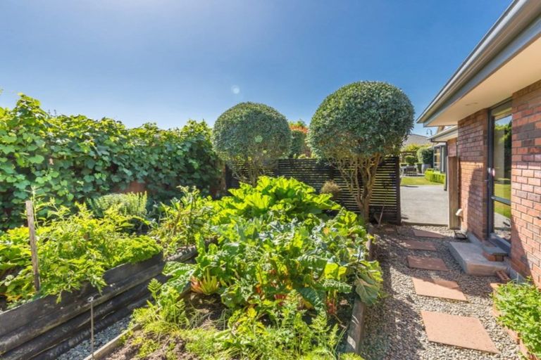 Photo of property in 12 Parkside Crescent, Northwood, Christchurch, 8051
