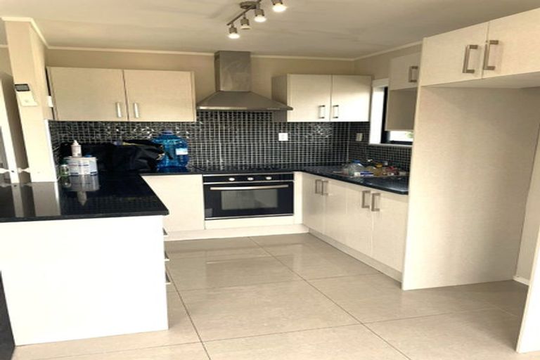 Photo of property in 2/124 Finlayson Avenue, Clendon Park, Auckland, 2103