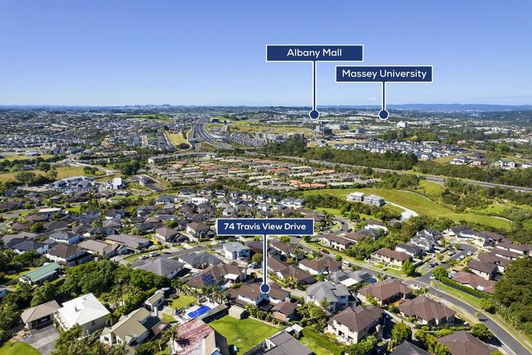 Photo of property in 74 Travis View Drive, Fairview Heights, Auckland, 0632