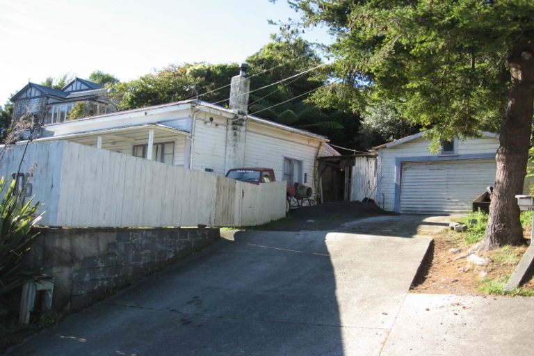 Photo of property in 106a Newlands Road, Newlands, Wellington, 6037
