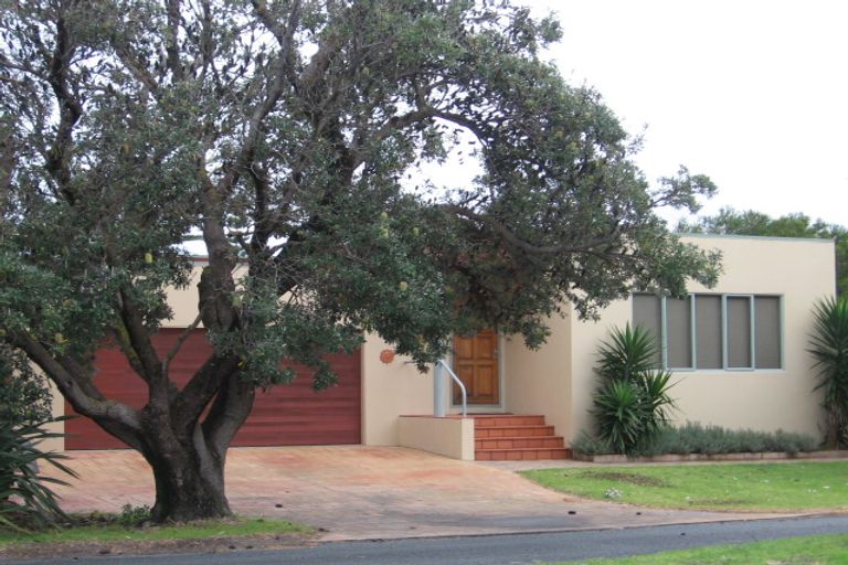 Photo of property in 11 The Southern Isle, Omaha, 0986