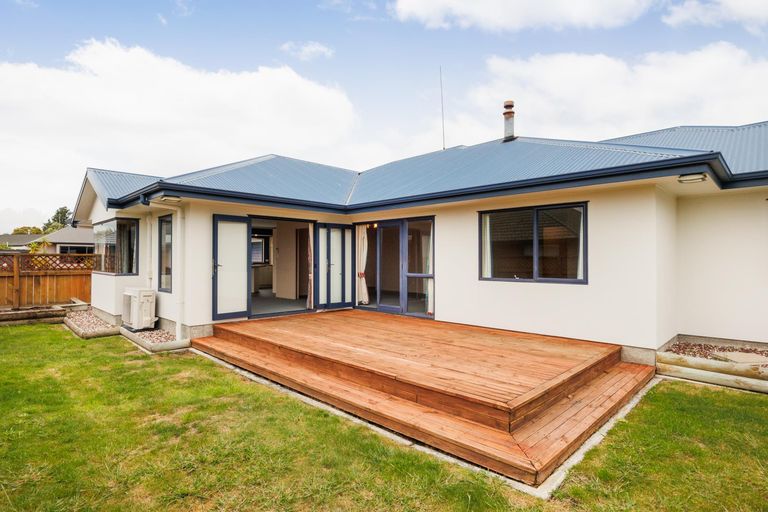 Photo of property in 27 Parnell Heights Drive, Kelvin Grove, Palmerston North, 4414