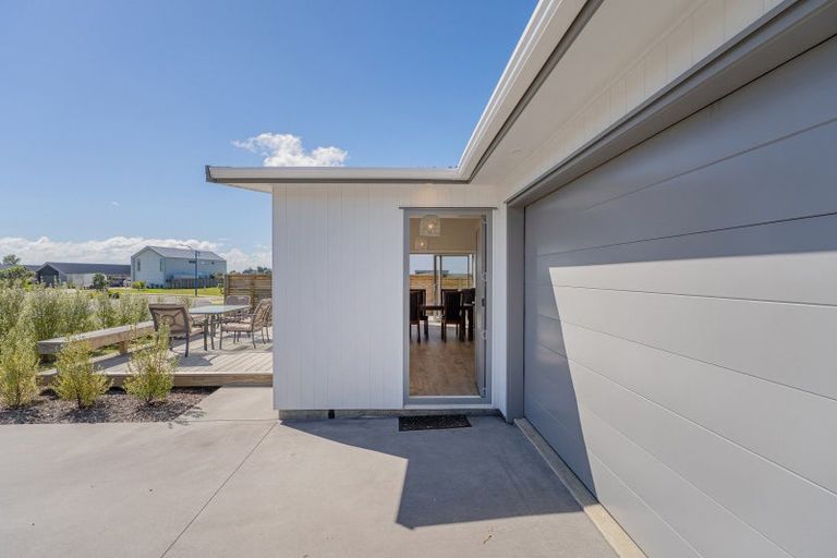 Photo of property in 8 Ngaroma Crescent, Whitianga, 3510