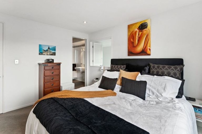 Photo of property in 1/64 Holly Road, St Albans, Christchurch, 8014