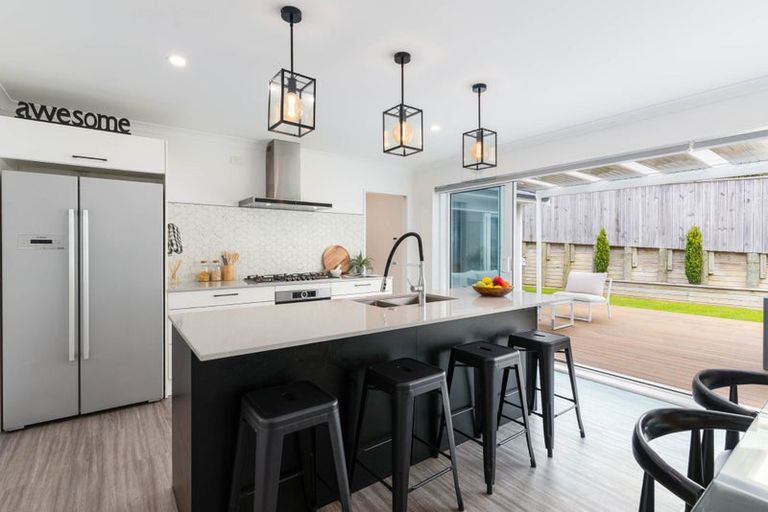 Photo of property in 119 Melksham Drive, Churton Park, Wellington, 6037