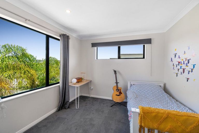 Photo of property in 24 Flavell Drive, Orewa, 0931