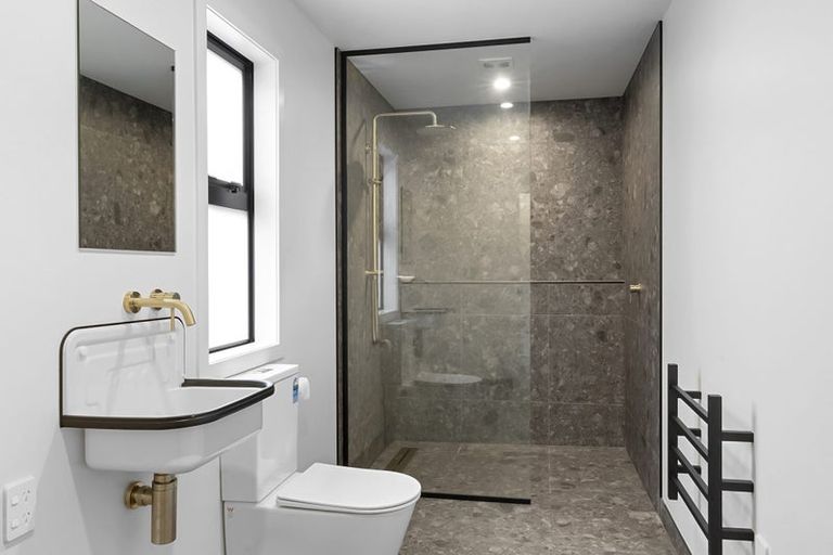 Photo of property in 30c Waiwaka Terrace, Strandon, New Plymouth, 4312