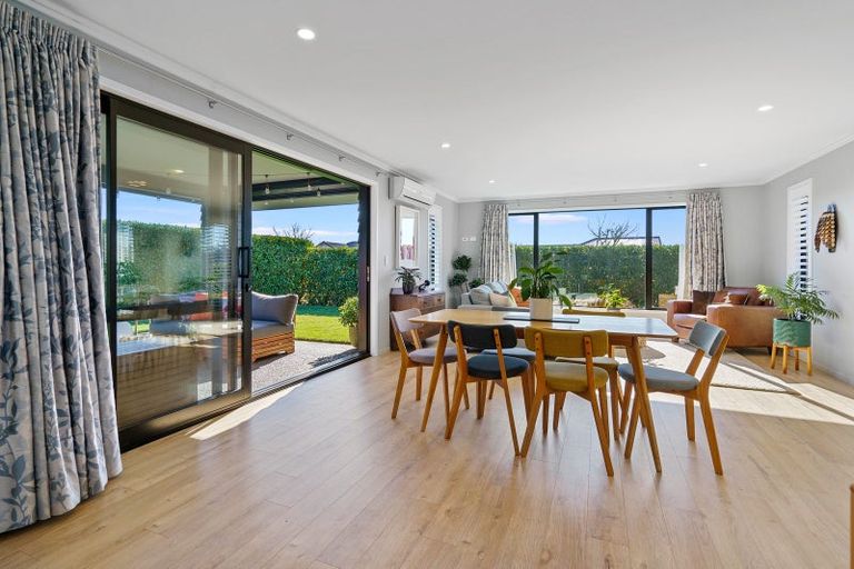 Photo of property in 33 Rose Leigh Drive, Cambridge, 3434