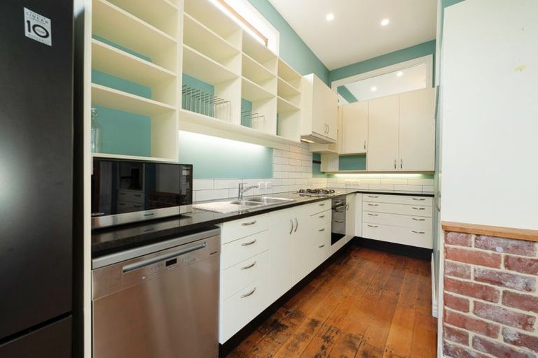 Photo of property in 115 Tasman Street, Mount Cook, Wellington, 6021