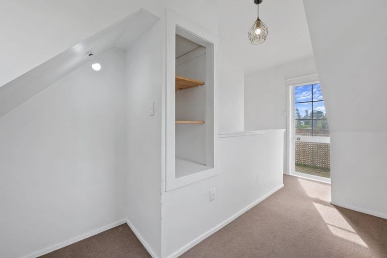 Photo of property in 37 Makiri Street, Helensville, 0800