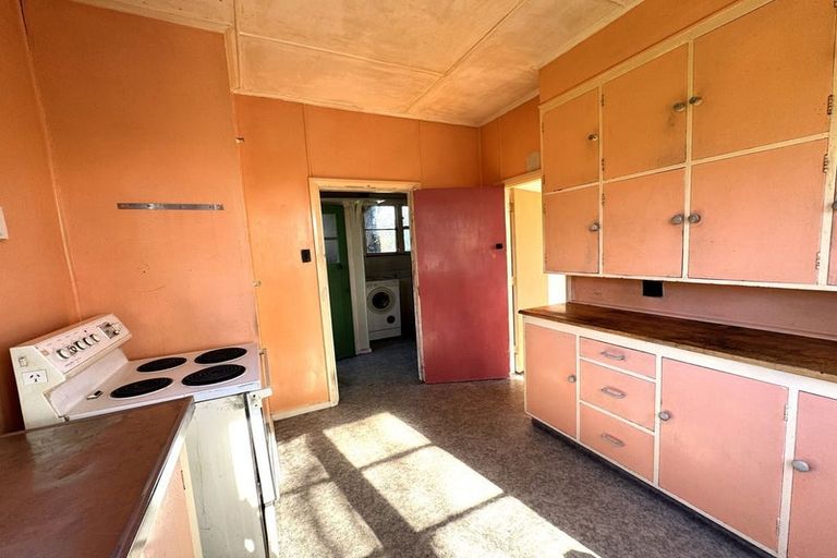 Photo of property in 1 Market Street, Kaitangata, 9210