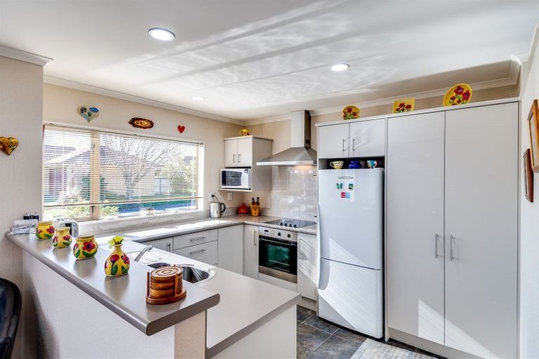 Photo of property in 4 Blythfield Place, Taradale, Napier, 4112