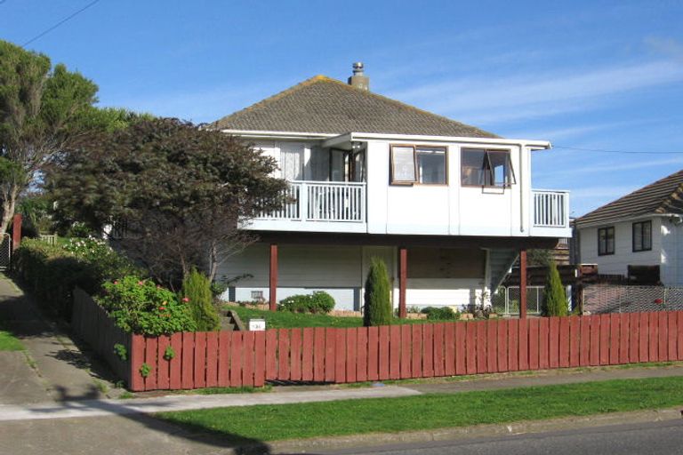 Photo of property in 136 Te Pene Avenue, Titahi Bay, Porirua, 5022