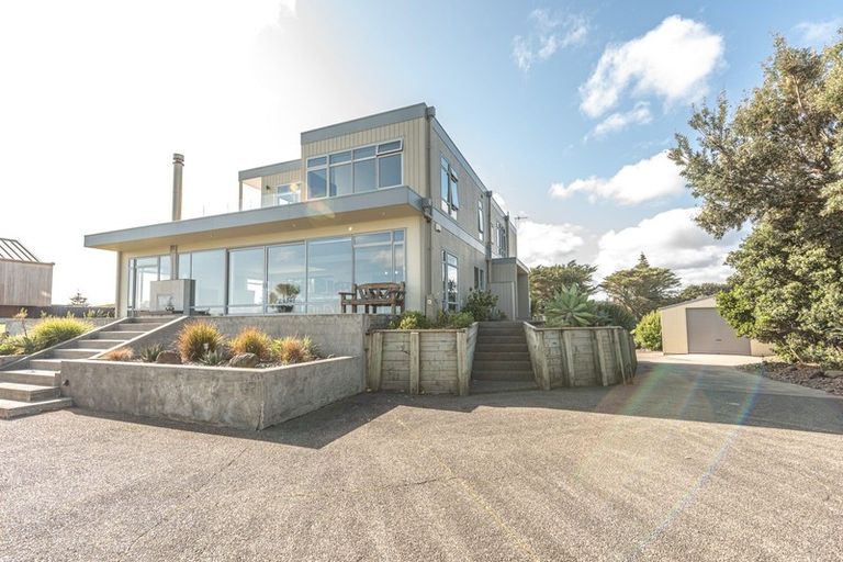 Photo of property in 34 Longbeach Drive, Castlecliff, Whanganui, 4501