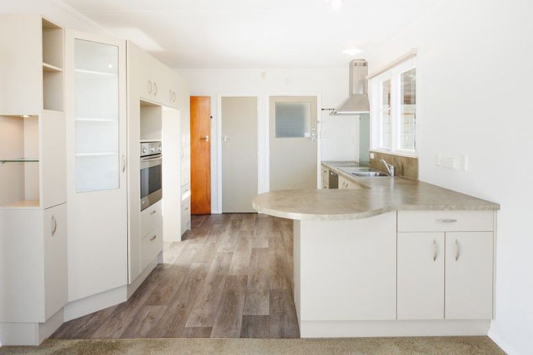 Photo of property in 26 Stephens Crescent, Highbury, Palmerston North, 4412