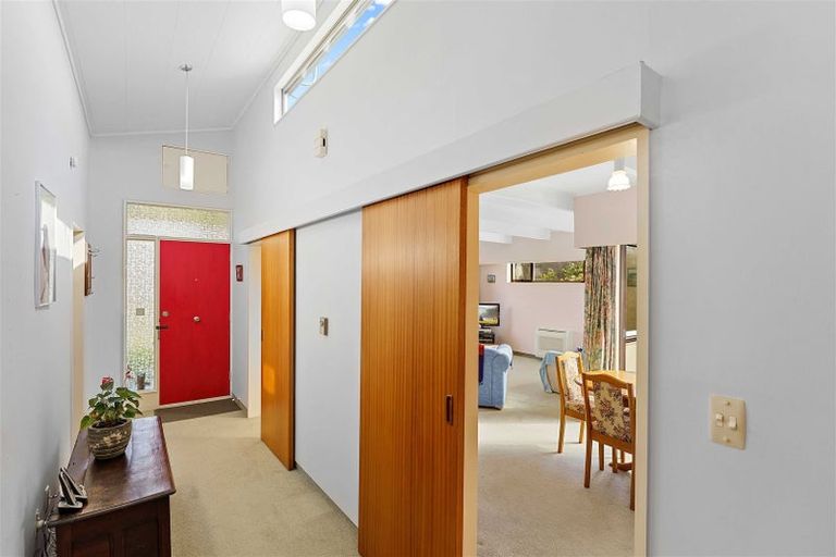 Photo of property in 1 Miro Street, Waikanae, 5036
