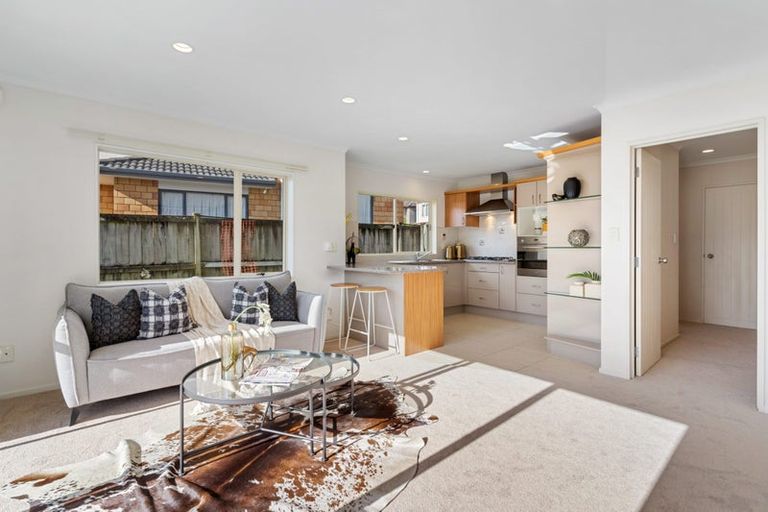 Photo of property in 81a Meadowland Drive, Somerville, Auckland, 2014