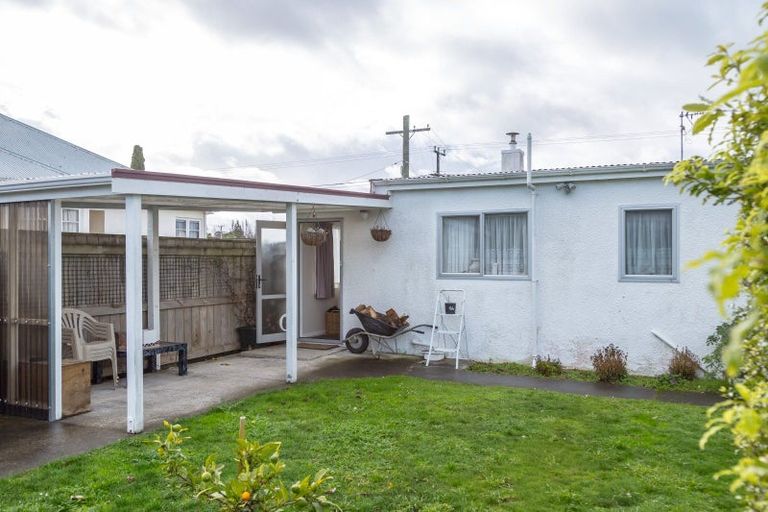 Photo of property in 14 Humphries Street, Greytown, 5712