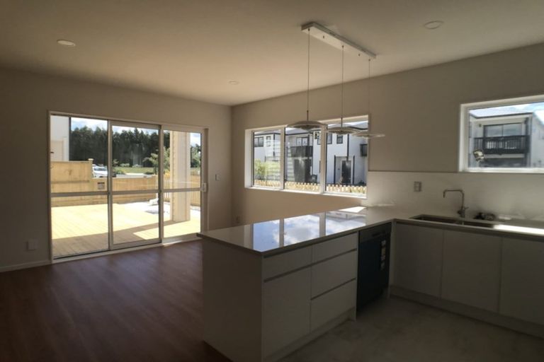 Photo of property in 12 Greenfinch Road, Hobsonville, Auckland, 0616