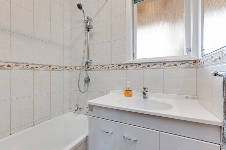 Photo of property in 3/12 Tomlinson Street, Hillpark, Auckland, 2102