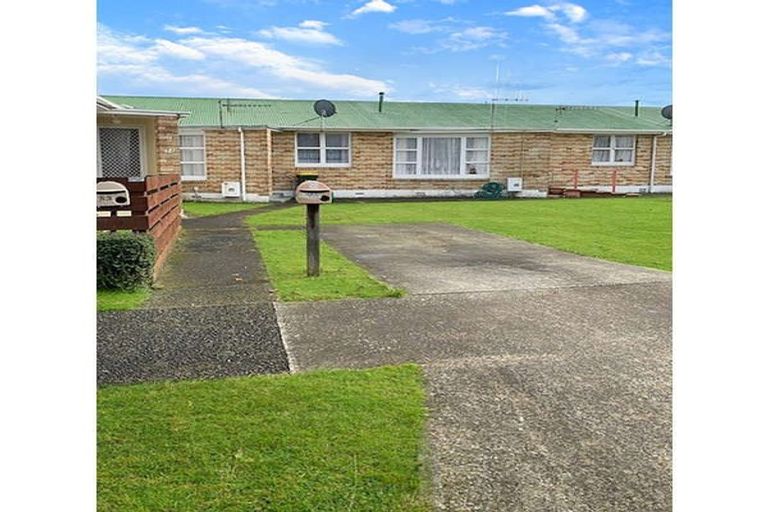 Photo of property in 2/576 Queen Street East, Levin, 5510