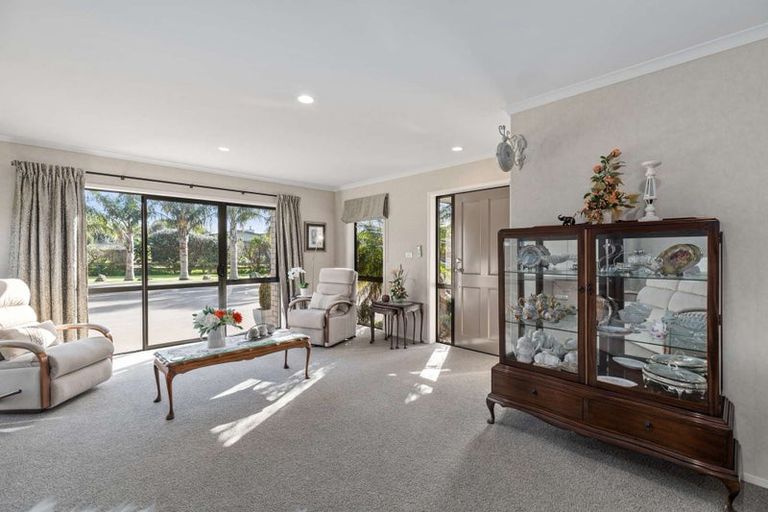 Photo of property in 8 Millbrook Drive, Waiuku, 2683