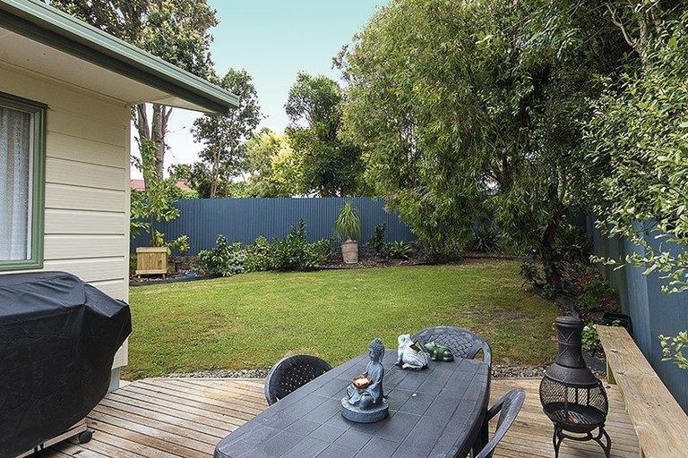 Photo of property in 16b Rossiter Avenue, Waiuku, 2123