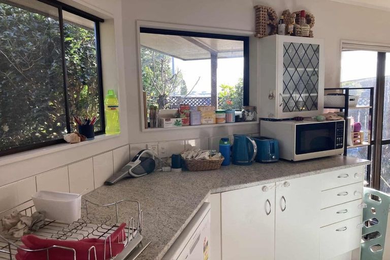 Photo of property in 1/279 Hobsonville Road, Hobsonville, Auckland, 0618