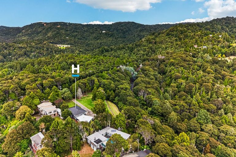 Photo of property in 6 Walker Road, Henderson Valley, Auckland, 0612