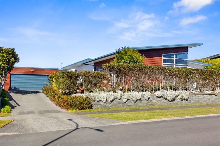 Photo of property in 4 St Andrews Parkway, Waiwhakaiho, New Plymouth, 4312