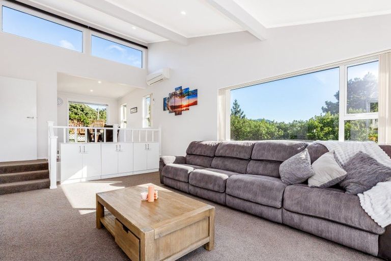 Photo of property in 8 Japonica Crescent, Ranui, Porirua, 5024