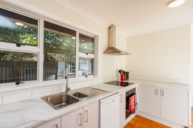 Photo of property in 23 Featherston Street, Takaro, Palmerston North, 4412