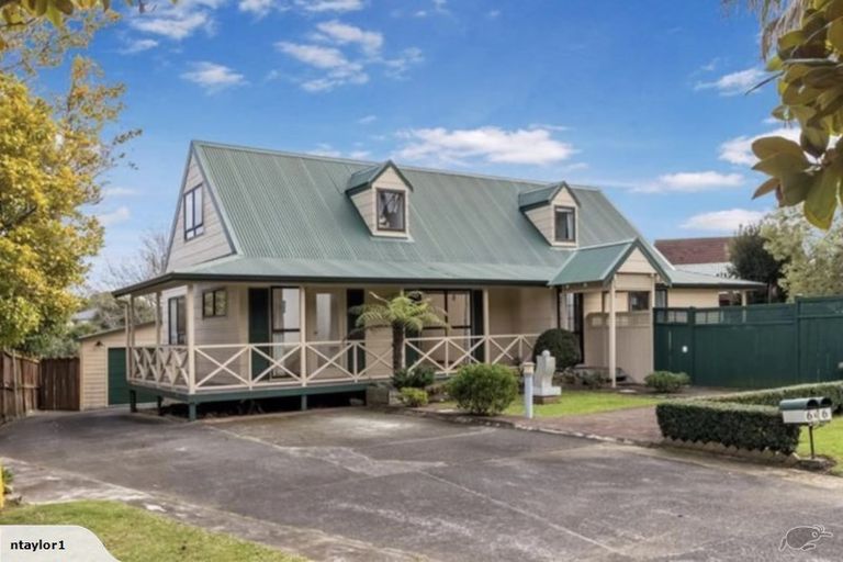 Photo of property in 6 Orinda Close, Botany Downs, Auckland, 2010