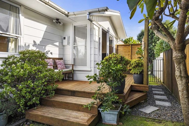 Photo of property in 71 Marama Crescent, Spotswood, New Plymouth, 4310