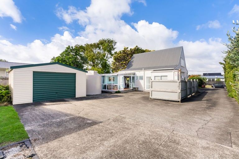 Photo of property in 21 Zealandia Road, Manly, Whangaparaoa, 0930