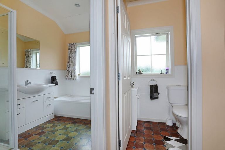 Photo of property in 67 Sandon Road, Feilding, 4702