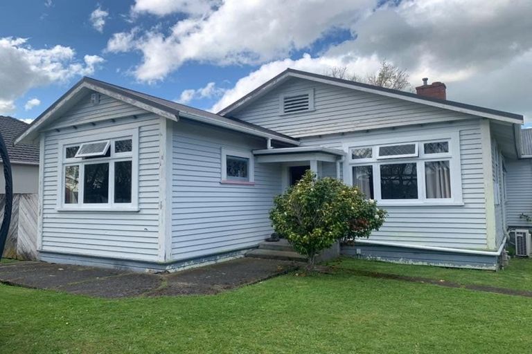 Photo of property in 28 Karina Terrace, Roslyn, Palmerston North, 4414
