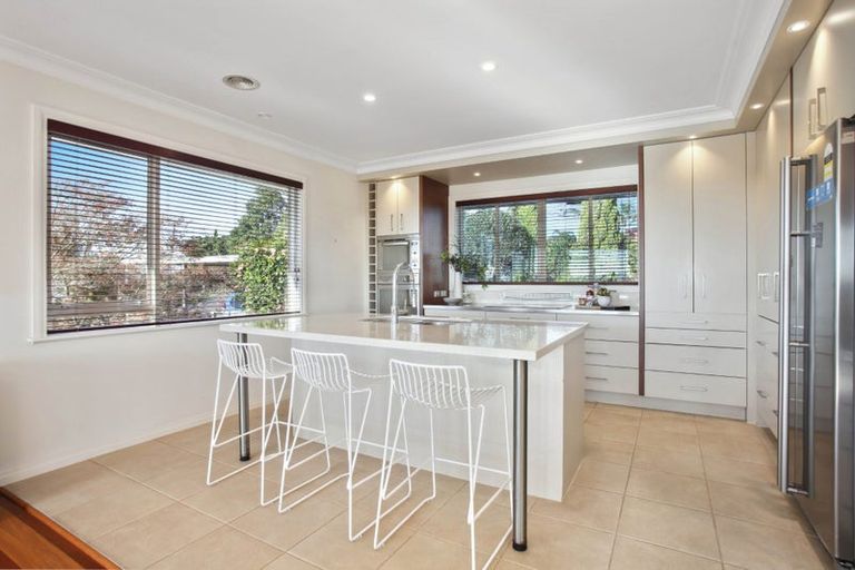 Photo of property in 150 Bleakhouse Road, Mellons Bay, Auckland, 2014