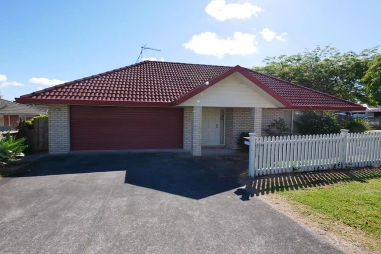 Photo of property in 19 King Edward Avenue, Papakura, 2110