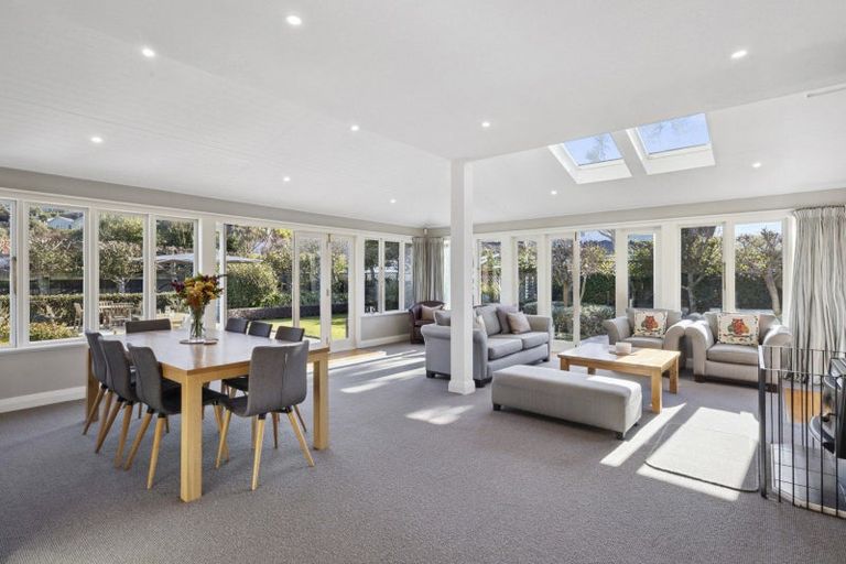 Photo of property in 370 Bay View Road, Saint Clair, Dunedin, 9012