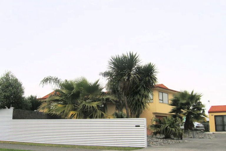 Photo of property in 1 Howard Road, Taradale, Napier, 4112